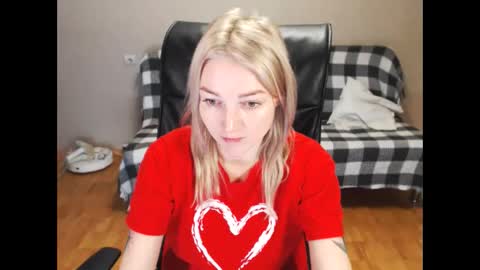 Snapshot of puma_ma chatting on 01/06/25, 03:51 Polly online show from 01/06/25, 03:51