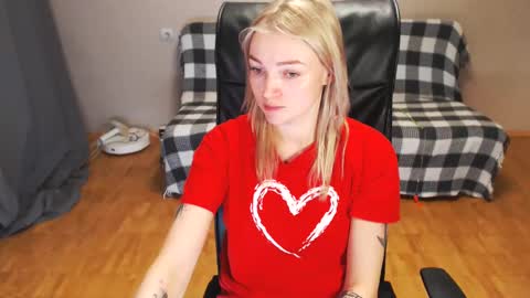 Snapshot of puma_ma chatting on 01/11/25, 12:07 Polly online show from 01/11/25, 12:07