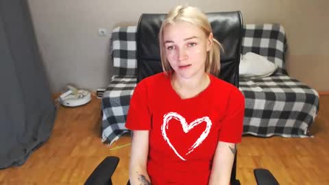 Snapshot of puma_ma chatting on 01/12/25, 12:01 Polly online show from 01/12/25, 12:01