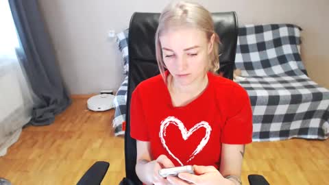 Snapshot of puma_ma chatting on 02/17/25, 05:36 Polly online show from 02/17/25, 05:36