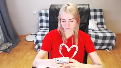 Snapshot of puma_ma chatting on 03/11/25, 10:40 Polly online show from 03/11/25, 10:40