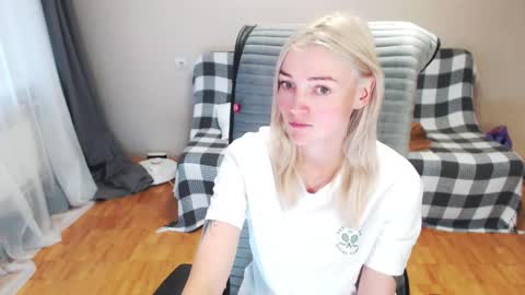 Snapshot of puma_ma chatting on 09/15/25, 12:38 Polly online show from 09/15/25, 12:38