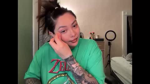 Snapshot of pumpkin_bunny chatting on 11/18/25, 08:46 Pumpkin bunny online show from 11/18/25, 08:46