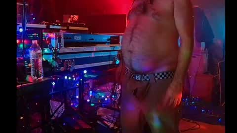 Snapshot of punkrunr083 chatting on 05/25/26, 10:32 punkrunr083 online show from 05/25/26, 10:32