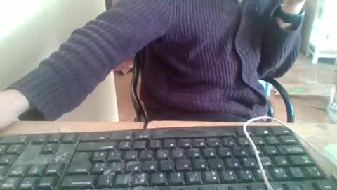 pup_y online show from 11/21/25, 08:46