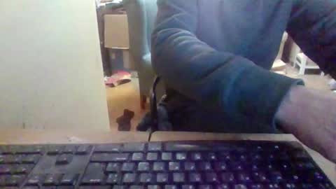 pup_y online show from 11/27/25, 06:32