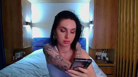 Julia online show from 06/02/26, 05:15