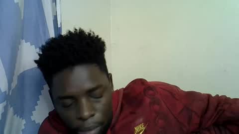 Snapshot of pureblack_ chatting on 11/16/25, 08:36 Pureblack online show from 11/16/25, 08:36