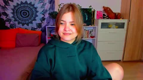 Snapshot of purehanna chatting on 11/28/25, 12:41 Miss Hanna online show from 11/28/25, 12:41