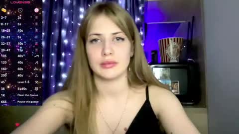 Snapshot of puremiraclealis chatting on 12/08/24, 07:00 Alicia online show from 12/08/24, 07:00