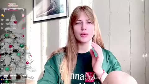 Snapshot of puremiraclealis chatting on 12/24/24, 11:06 Alicia online show from 12/24/24, 11:06