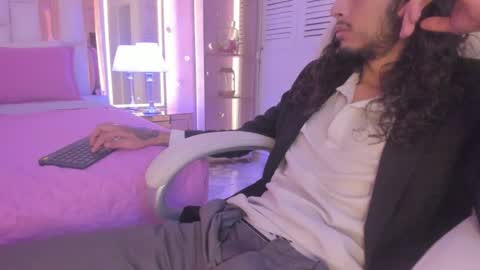 Snapshot of puretemptation_ chatting on 07/09/26, 08:35 Experienced guys online show from 07/09/26, 08:35