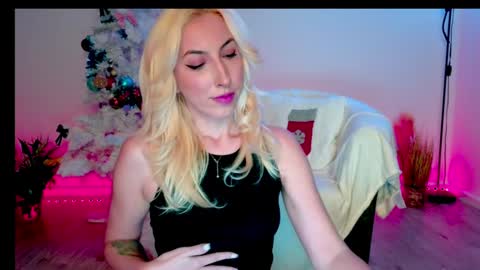 Isabelle online show from 12/16/24, 06:05