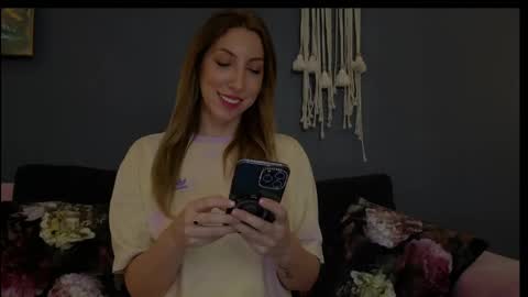 Isabelle online show from 04/02/26, 06:49