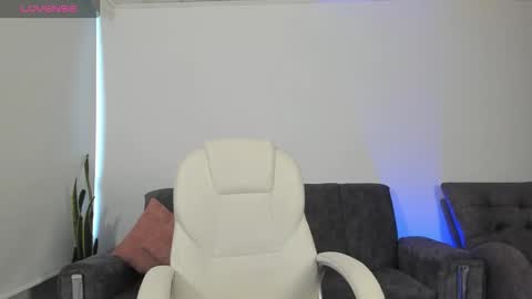 Daphne 3 online show from 03/29/26, 05:13