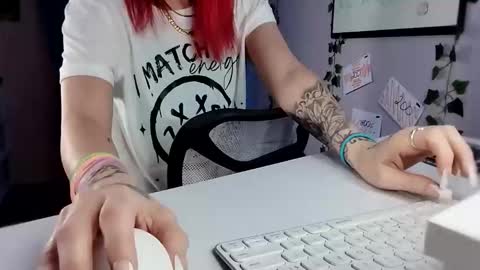 Snapshot of purple2staythnxxx chatting on 11/13/25, 11:03 Purple2StayThnxxx online show from 11/13/25, 11:03