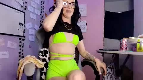 Snapshot of purple2staythnxxx chatting on 12/04/25, 10:40 Purple2StayThnxxx online show from 12/04/25, 10:40