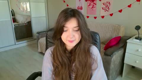 Snapshot of purple_averge chatting on 10/30/25, 05:31 Bella online show from 10/30/25, 05:31