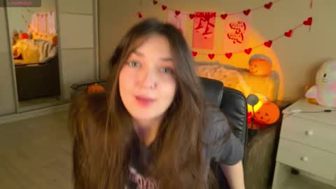 Snapshot of purple_averge chatting on 11/04/25, 05:17 Bella online show from 11/04/25, 05:17