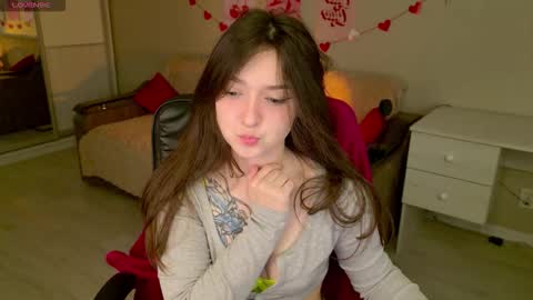 Snapshot of purple_averge chatting on 11/20/25, 05:40 Bella online show from 11/20/25, 05:40