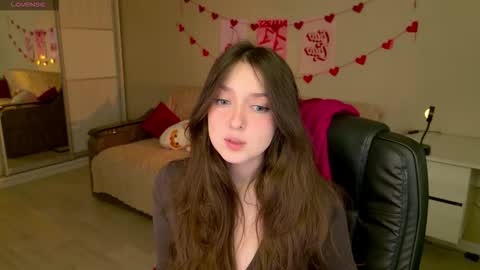 Snapshot of purple_averge chatting on 11/21/25, 05:39 Bella online show from 11/21/25, 05:39