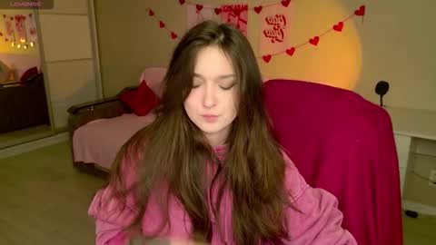 Snapshot of purple_averge chatting on 11/25/25, 05:29 Bella online show from 11/25/25, 05:29