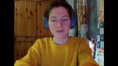 Snapshot of purple_cat55 chatting on 10/15/25, 10:04 purple_cat55 online show from 10/15/25, 10:04