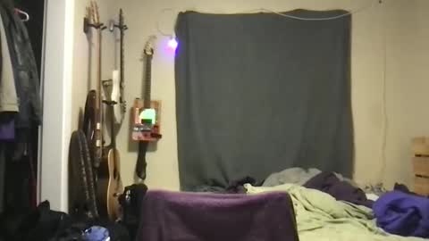 Purple online show from 10/16/25, 03:18