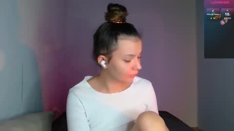 Carolyn online show from 10/12/25, 12:20