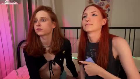 Snapshot of purplebeawer chatting on 09/24/25, 07:17 Francine online show from 09/24/25, 07:17