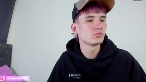 Snapshot of purpledemons chatting on 01/22/25, 04:23 purpledemons online show from 01/22/25, 04:23