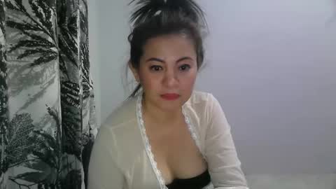 Snapshot of purpledust06 chatting on 05/15/26, 04:47 Athena online show from 05/15/26, 04:47