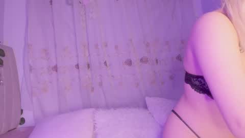 Snapshot of purplelilith3 chatting on 09/26/25, 04:05 Purple Lilith online show from 09/26/25, 04:05