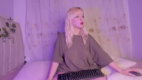 Snapshot of purplelilith3 chatting on 09/28/25, 10:20 Purple Lilith online show from 09/28/25, 10:20