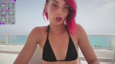 Snapshot of purplerainn69 chatting on 07/19/26, 12:31 PurpleRainn69 Dina online show from 07/19/26, 12:31