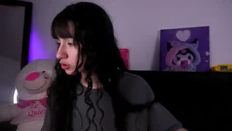 Snapshot of purplesnake_ chatting on 08/07/26, 02:13 Alynn online show from 08/07/26, 02:13