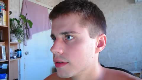 Snapshot of pusaprada chatting on 09/24/25, 01:03 pusaprada online show from 09/24/25, 01:03