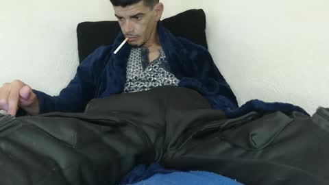 Snapshot of pussyhunterpt chatting on 02/15/25, 09:37 Ruck Fules online show from 02/15/25, 09:37