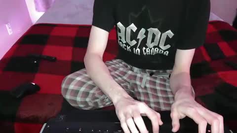 Snapshot of pussylover2182 chatting on 12/04/24, 08:23 pussylover2182 online show from 12/04/24, 08:23