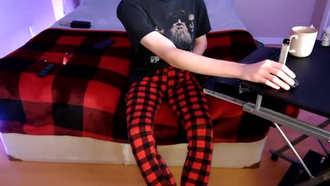 Snapshot of pussylover2182 chatting on 12/08/24, 05:50 pussylover2182 online show from 12/08/24, 05:50