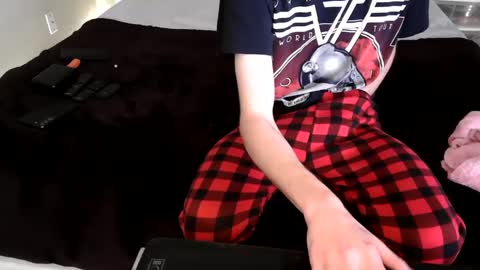 Snapshot of pussylover2182 chatting on 12/10/24, 09:33 pussylover2182 online show from 12/10/24, 09:33