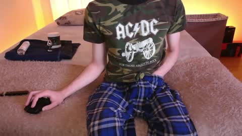 Snapshot of pussylover2182 chatting on 12/24/24, 03:38 pussylover2182 online show from 12/24/24, 03:38