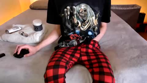 Snapshot of pussylover2182 chatting on 12/27/24, 07:51 pussylover2182 online show from 12/27/24, 07:51