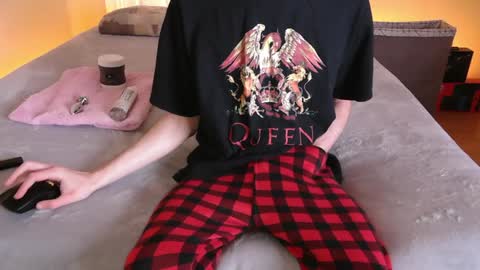 Snapshot of pussylover2182 chatting on 12/29/24, 07:17 pussylover2182 online show from 12/29/24, 07:17