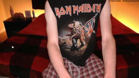 Snapshot of pussylover2182 chatting on 09/13/25, 03:17 pussylover2182 online show from 09/13/25, 03:17