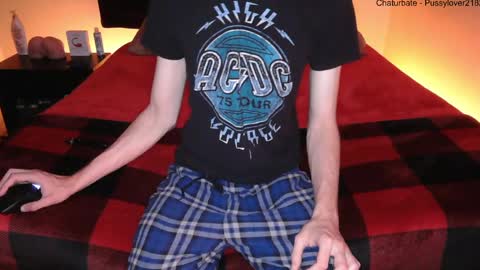 Snapshot of pussylover2182 chatting on 09/14/25, 03:05 pussylover2182 online show from 09/14/25, 03:05