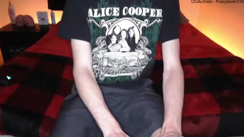 Snapshot of pussylover2182 chatting on 09/16/25, 03:29 pussylover2182 online show from 09/16/25, 03:29