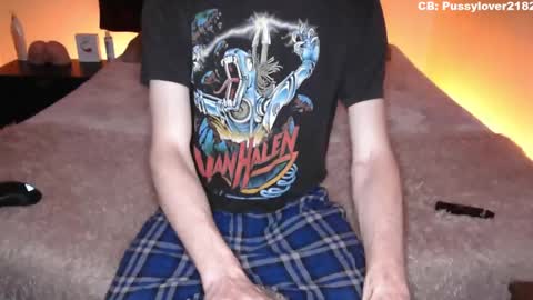 Snapshot of pussylover2182 chatting on 09/25/25, 03:10 pussylover2182 online show from 09/25/25, 03:10