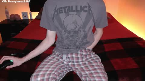 Snapshot of pussylover2182 chatting on 10/28/25, 04:16 pussylover2182 online show from 10/28/25, 04:16