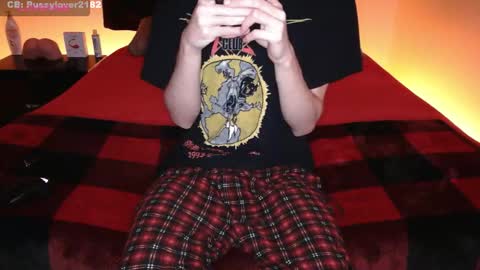 Snapshot of pussylover2182 chatting on 11/05/25, 04:12 pussylover2182 online show from 11/05/25, 04:12